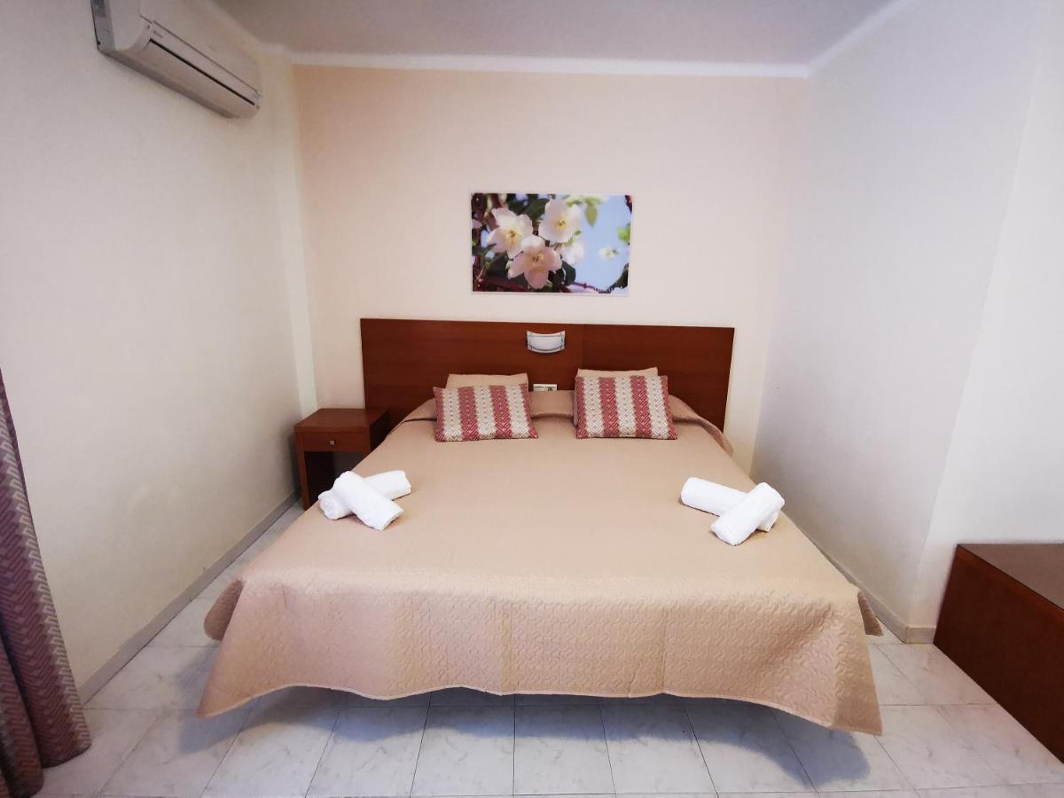 Hostal Marazul Nerja Eksteriør billede